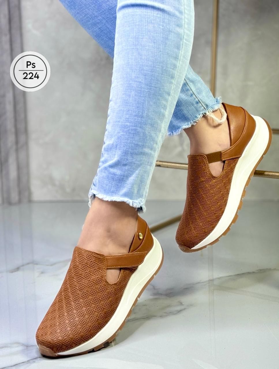 MAFALDA OXFORD ELITE: EMPODERAMIENTO EN CADA PASO